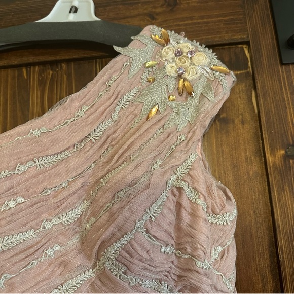 Stunning pink shimmering formal dress - Picture 3 of 12